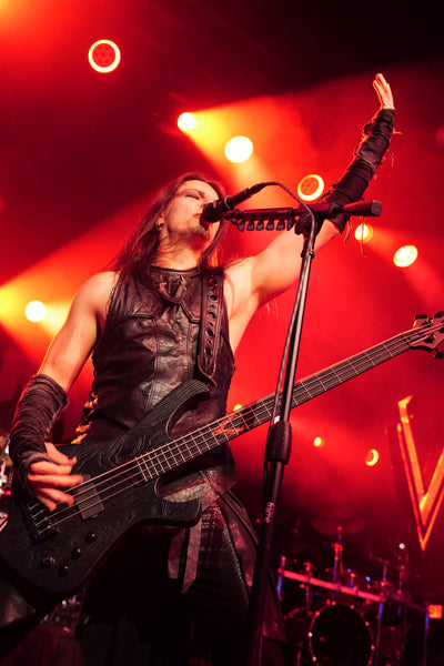 Stage played BASS - Gabriel Connor Stinger